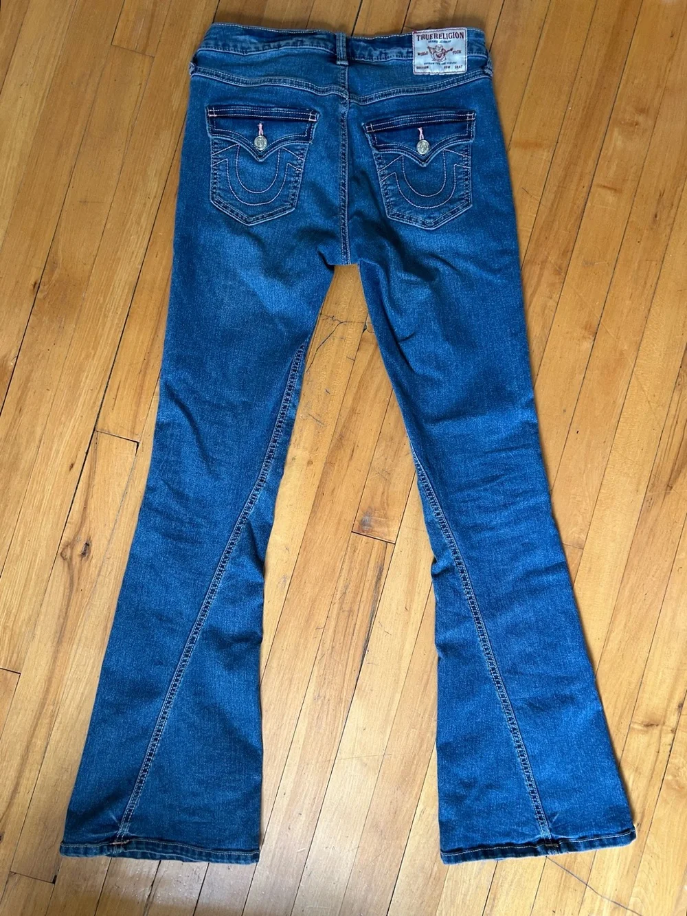 True Religion Women's mid rise Joey flare Jeans - Picture 2 of 4